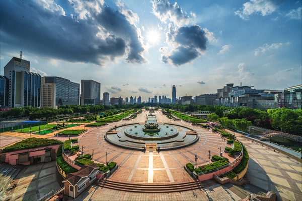 泉城廣場，20周年了！